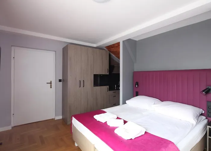 Nova לינה וארוחת בוקר