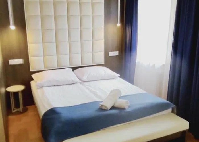 לינה וארוחת בוקר Nova 3*